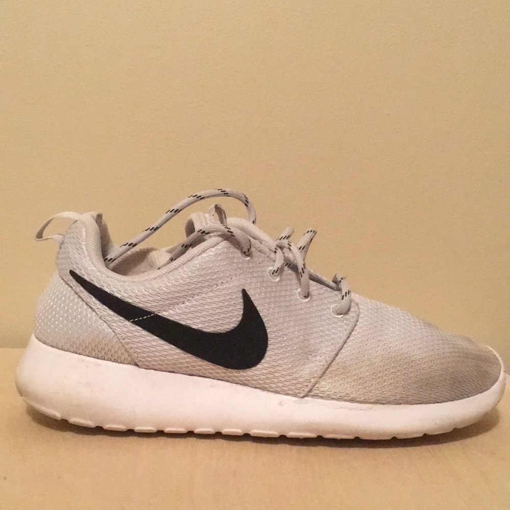 White Nike Roshes